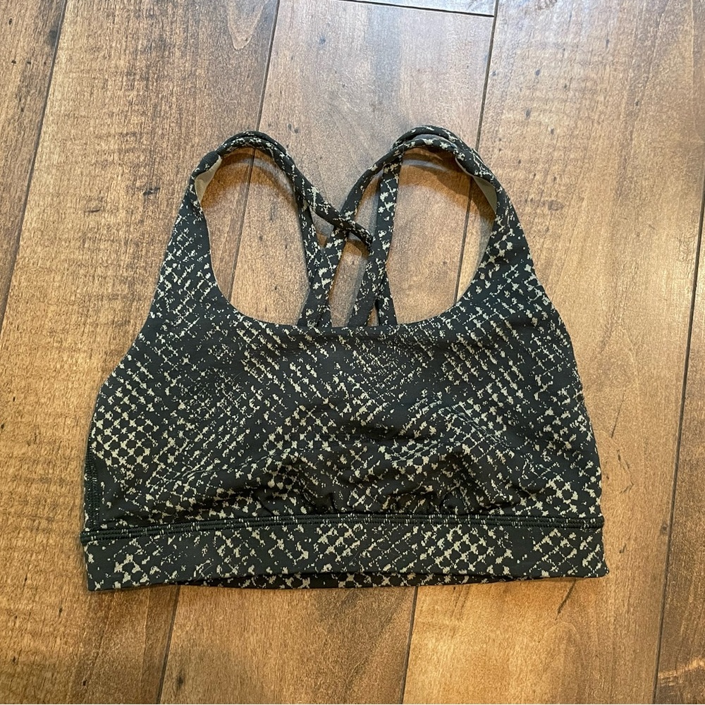 NWOT Lululemon Bra Sz 4